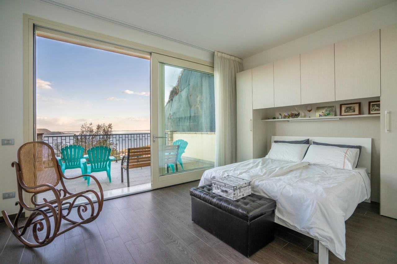Residence Virgilio Toscolano Maderno Bagian luar foto