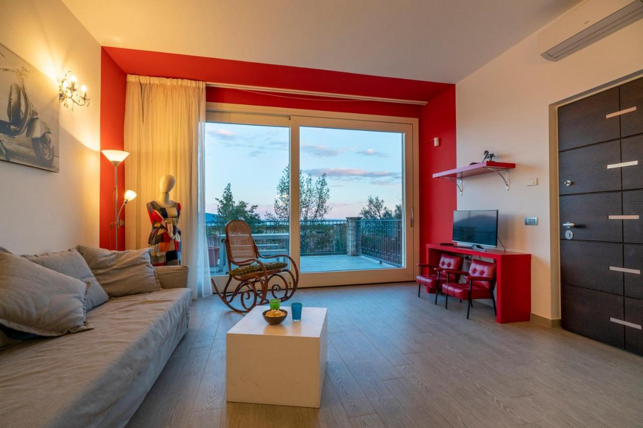 Residence Virgilio Toscolano Maderno Bagian luar foto