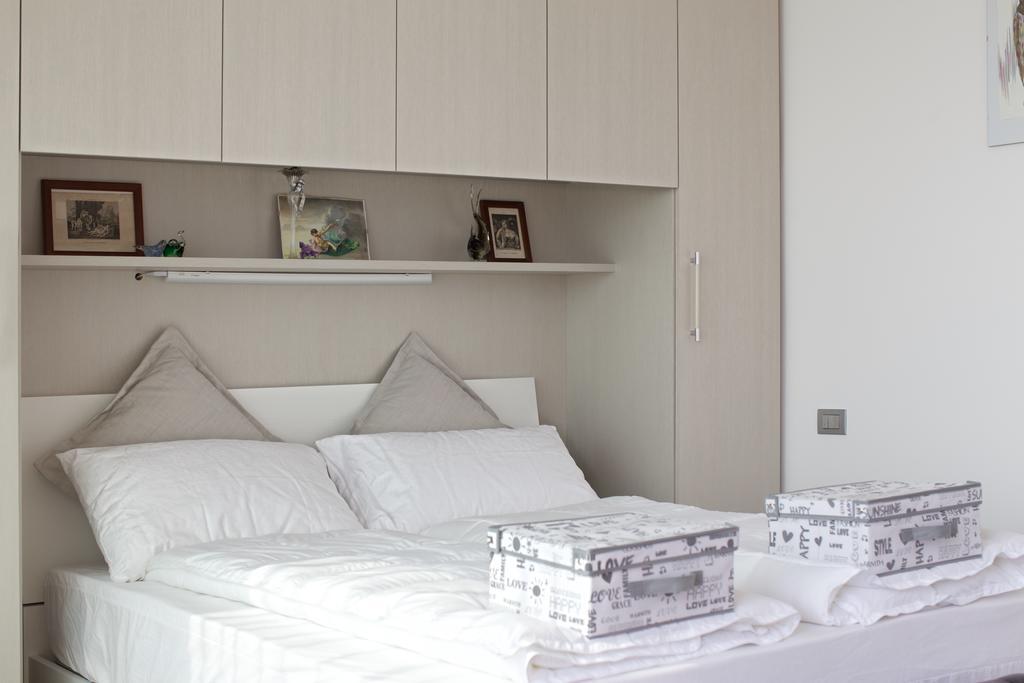 Residence Virgilio Toscolano Maderno Bagian luar foto